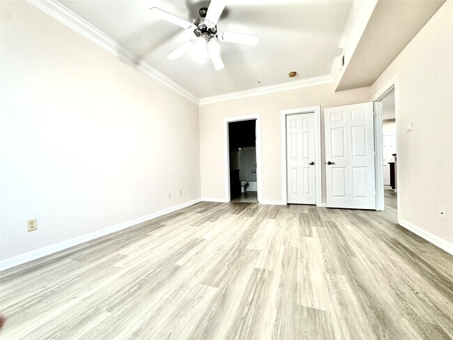 Building Photo - 6633 W Sam Houston Pkwy S