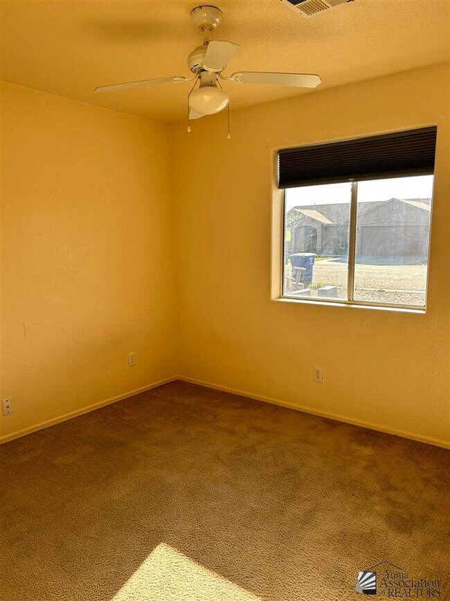 Building Photo - 3039 S Tangerine Ave