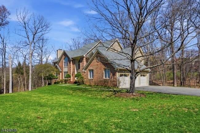 Building Photo - 11 Rosewood Ln