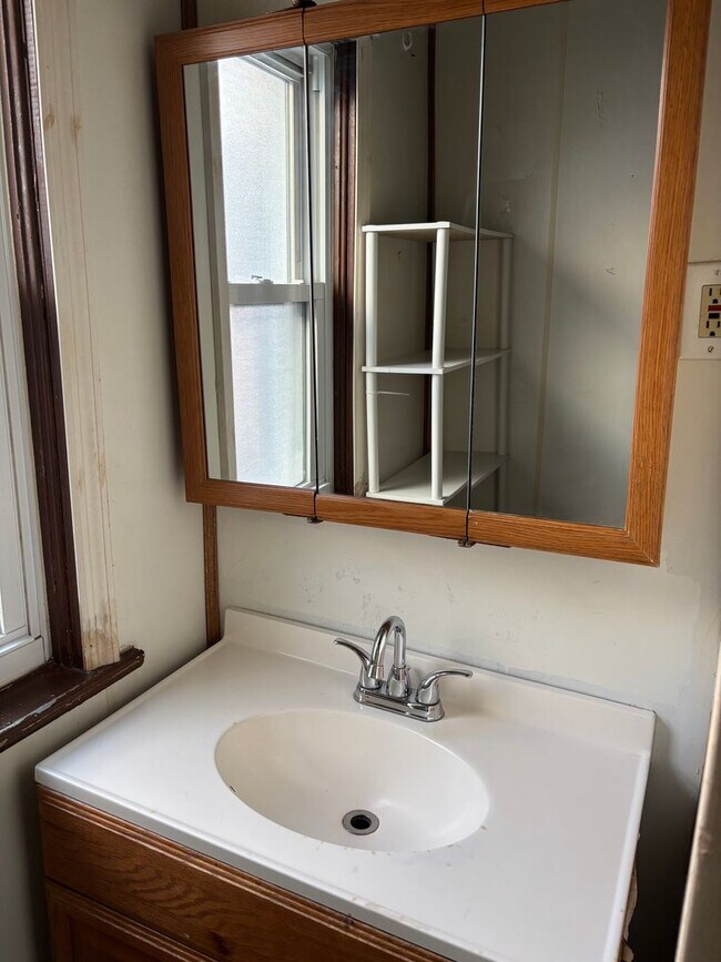 Building Photo - 3 Bedroom 1 Bath in Harrisburg, PA!