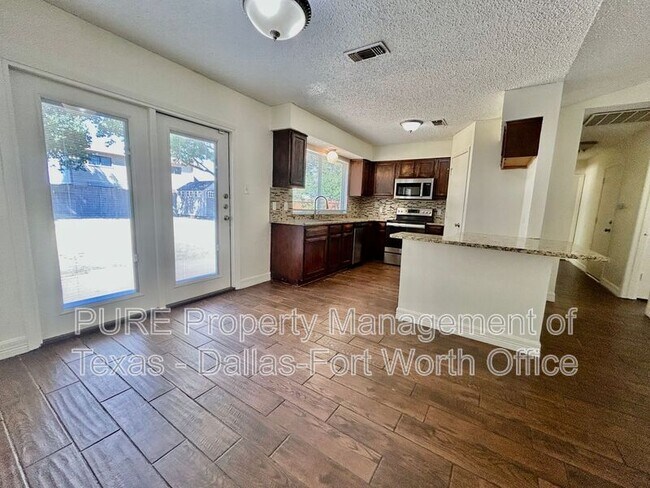 Building Photo - 2626 Bennington Ct