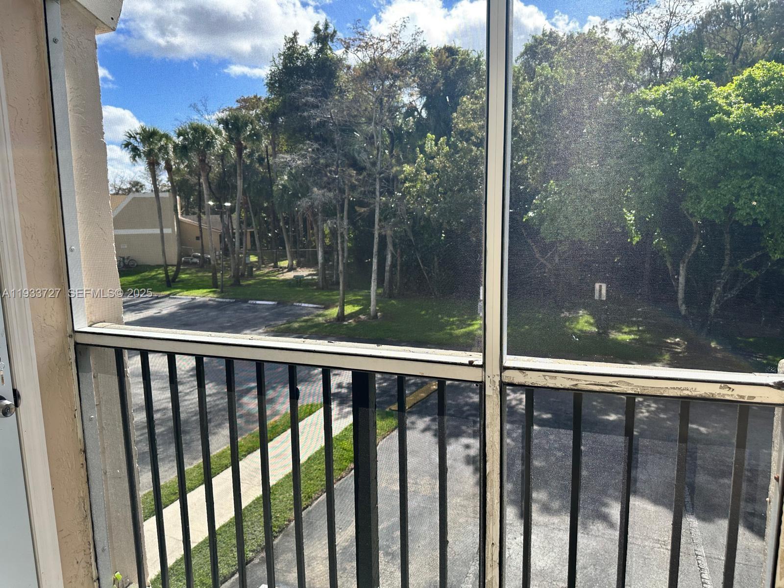 Building Photo - 891 Cypress Park Way