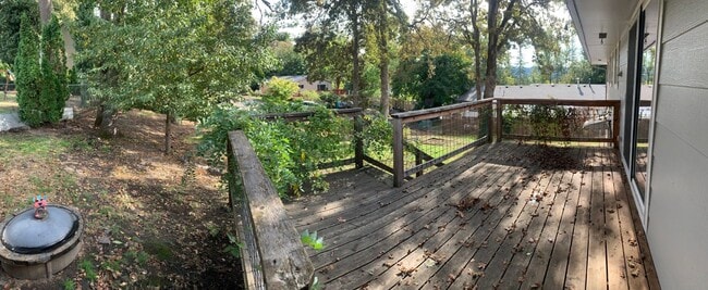 Building Photo - 4 Bedrooms, 2 Bathrooms, Daylight Ranch wi...