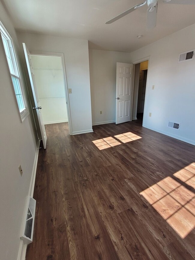 Building Photo - Ephrata Townhome 3 bed 1.5 bath