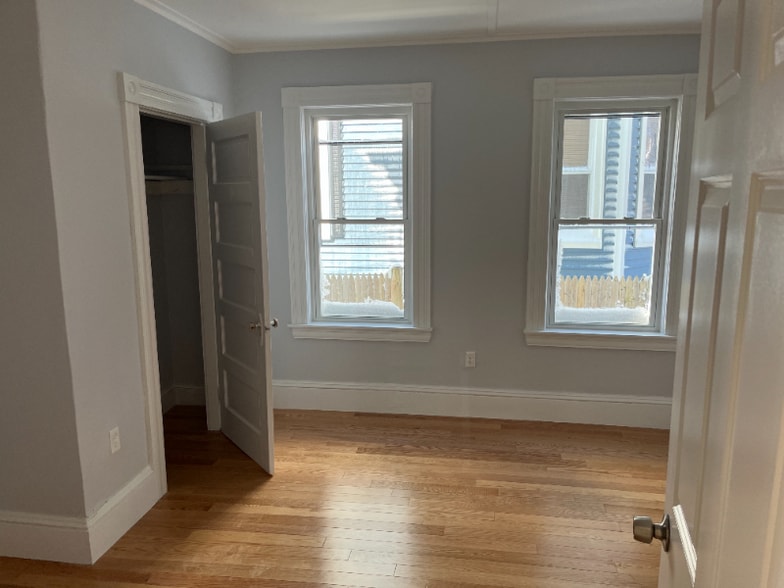 Building Photo - 24 Dunlap St