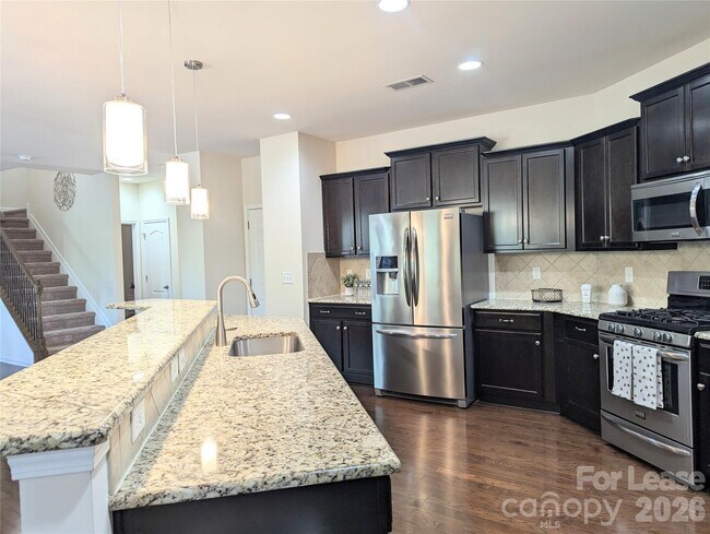 Building Photo - 132 Cherry Bark Dr