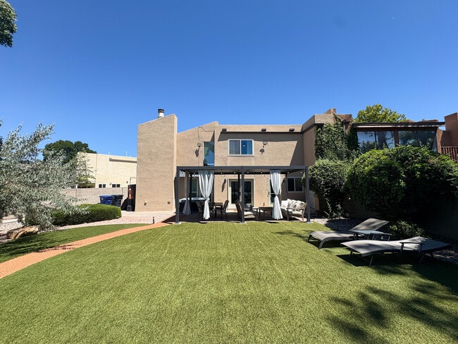 Building Photo - 9608 Merion Cir NE