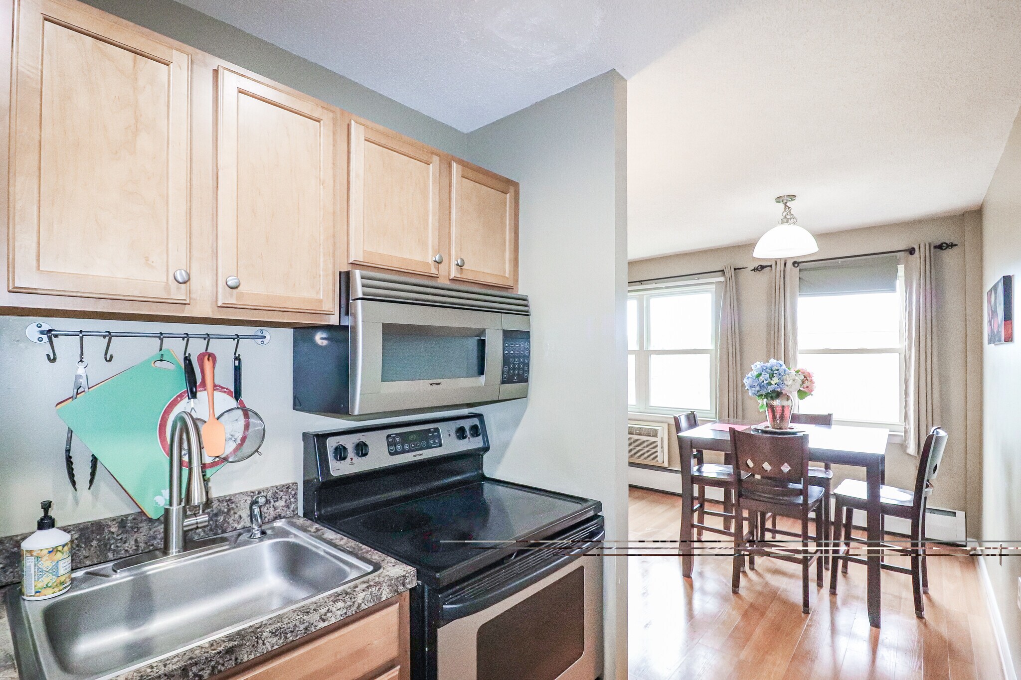 Building Photo - 40 Owen St