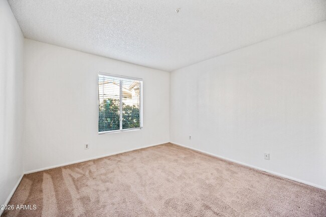 Building Photo - 10610 S 48th St