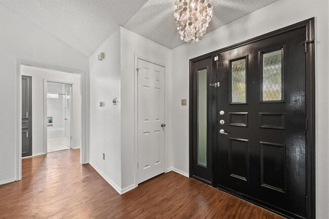 Building Photo - 7811 Finch Trail