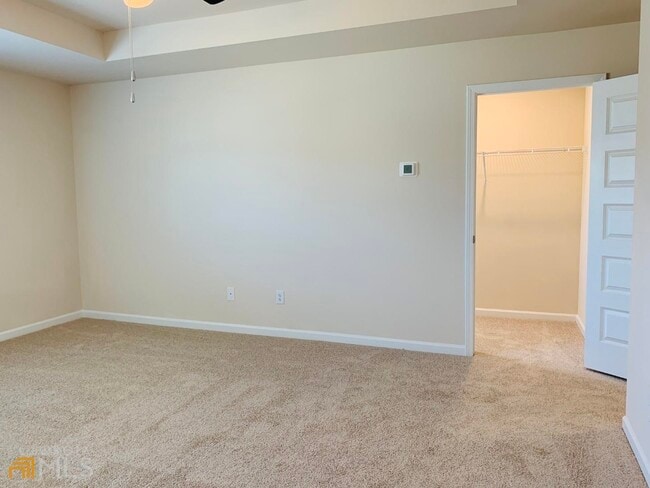 Building Photo - 49 Lauritsen Way