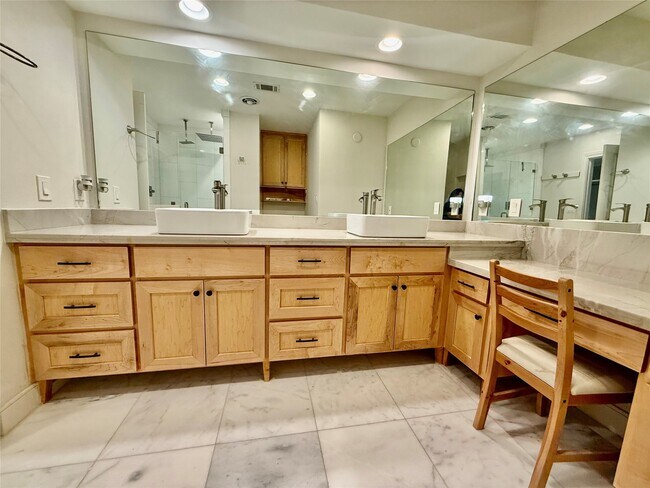 Building Photo - 3834 Linklea Dr