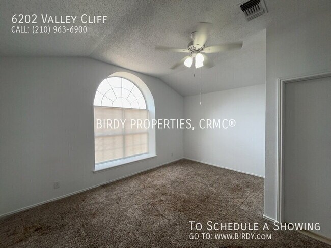 Building Photo - 6202 Valley Clf