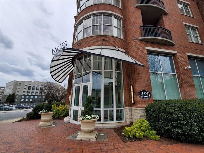 Building Photo - 325 East Paces Ferry Rd NE