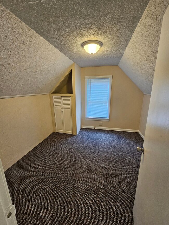 Building Photo - 519 Howard St