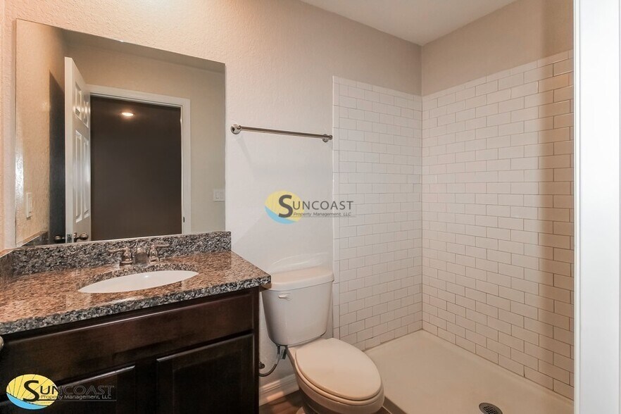 Building Photo - 2265 W Arbutus Dr