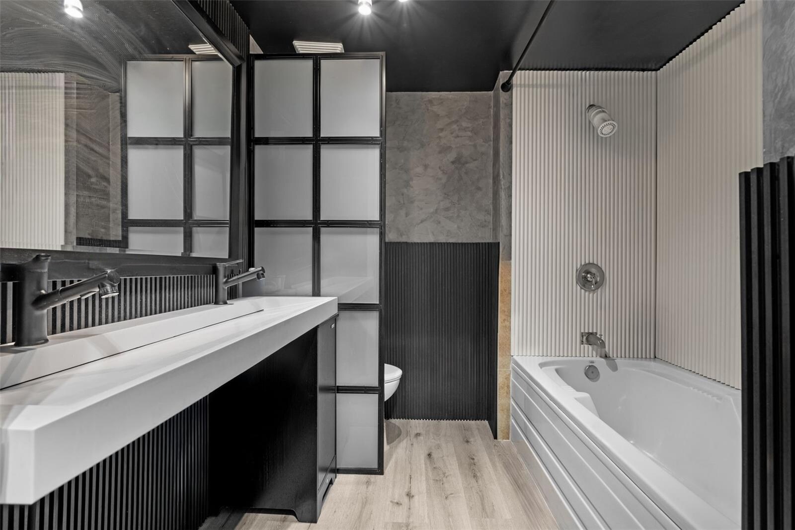 Building Photo - 690 SW 1st Ct