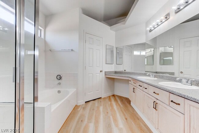 Building Photo - 4579 Canna Dr