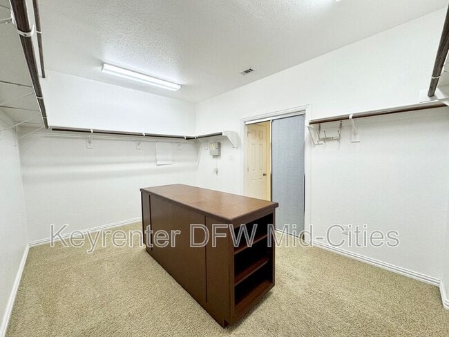 Building Photo - 8608 Newcastle Bend