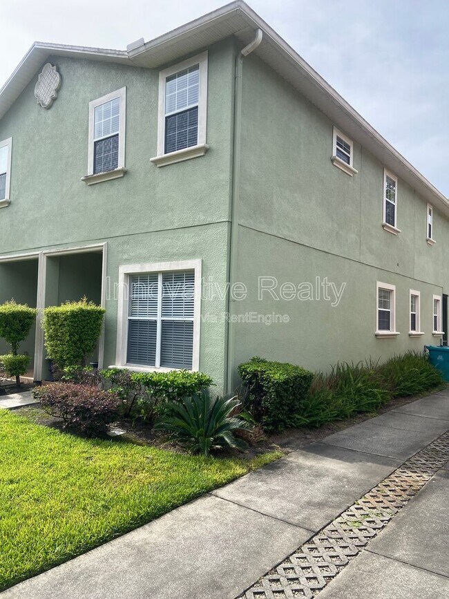 Building Photo - 332 E Kaley St
