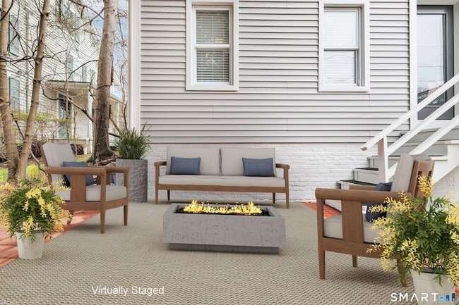 Building Photo - 132 Pequot Ave