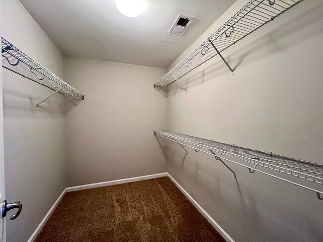 Building Photo - 3 bed/2.5 bath at end unit townhome in Berkeley Walk at Savannah Quarters with garage