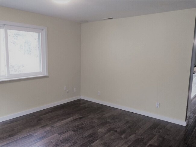 Building Photo - Cozy 2 Bedroom in Bellingham!