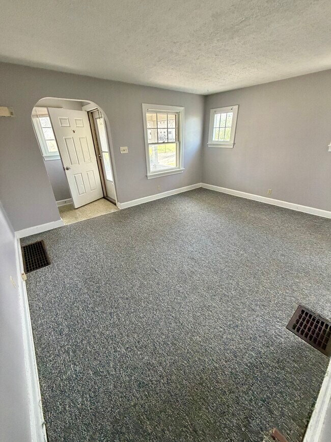 Building Photo - 306-310-310 E Washington St