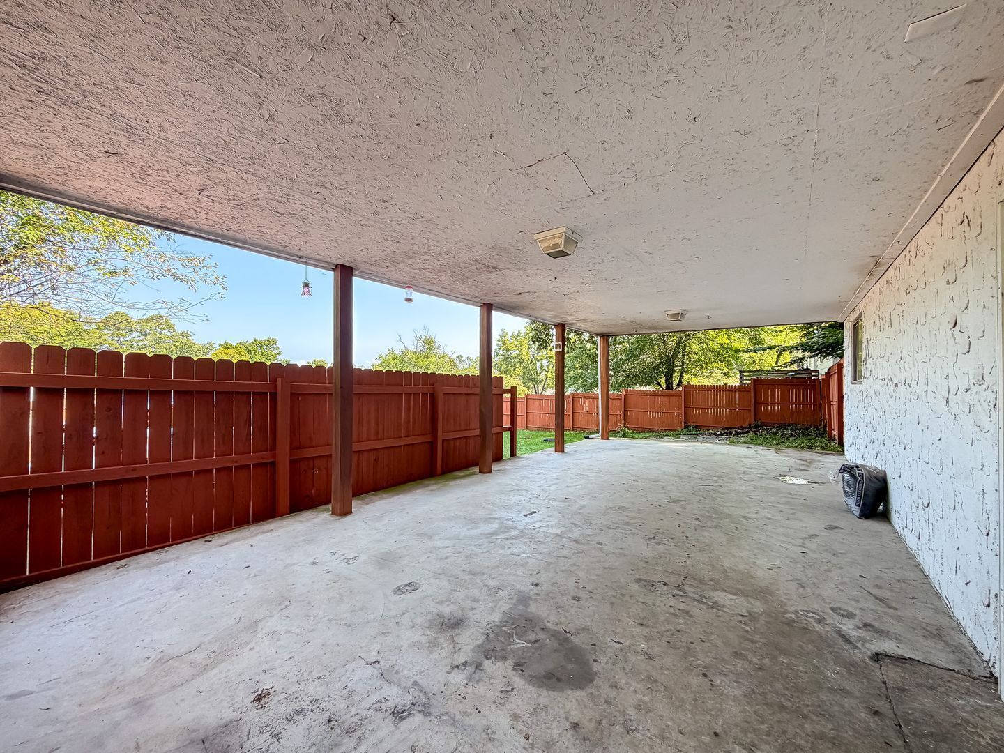 Building Photo - 1309 Labrea Dr