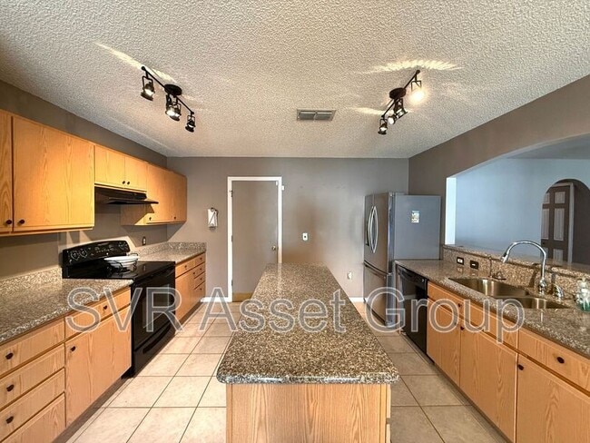 Building Photo - 6874 Playpark Trail W