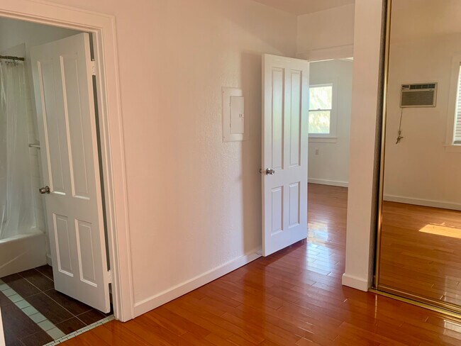 Bedroom - 2499 Silver Ridge Ave