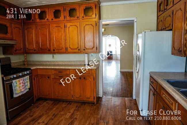 Building Photo - LA Heights 2 Bedroom, 1 Bath Cottage Style...