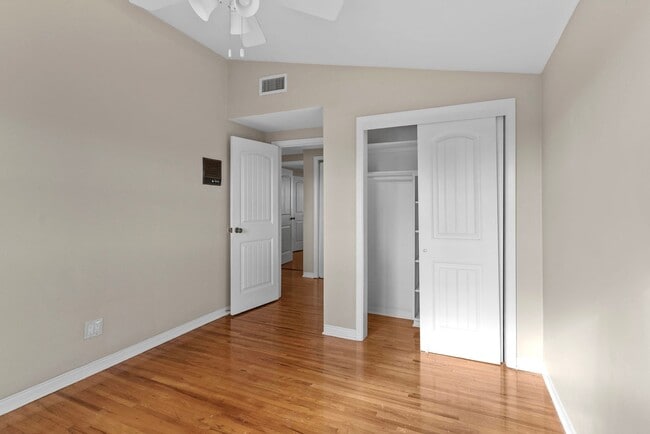 Building Photo - Waterfront 3 Bedroom in Yacht Club Estates