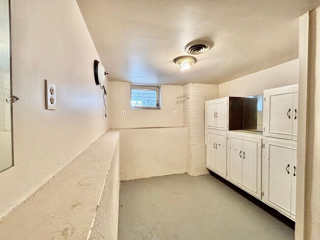 Building Photo - 3810-3812 Central St.