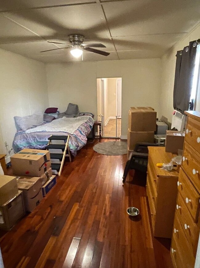 Building Photo - 2BD/1BA Shotgun in Bayou St John