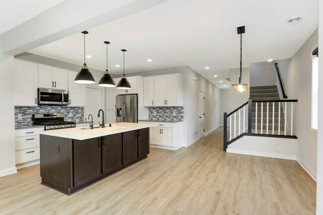 Building Photo - 7070 181st St W