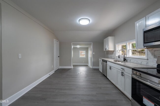 Building Photo - 1001 S Layton Ave