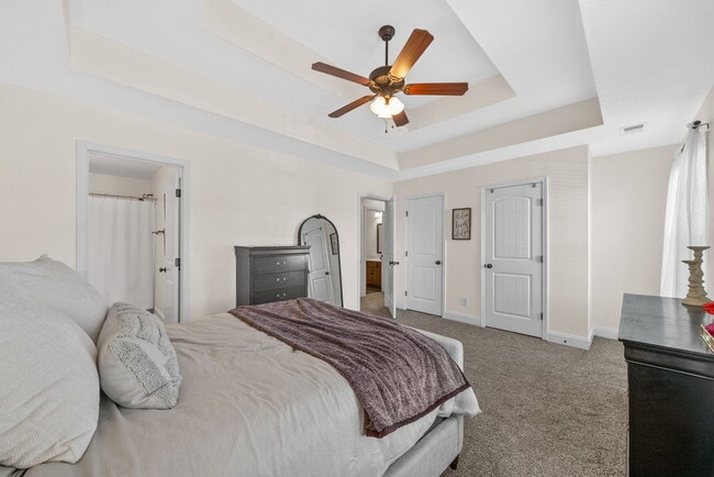 Building Photo - 420 N Magnolia Dr