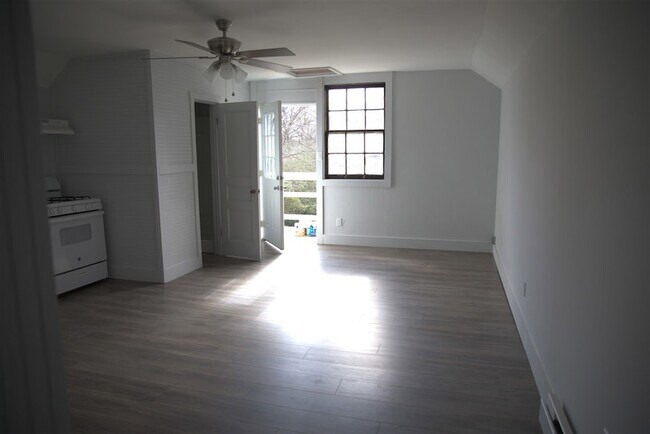 Building Photo - 1716 Combs St