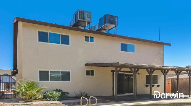 Building Photo - 5141 Shadow Hill Drive, Las Vegas, NV 89120