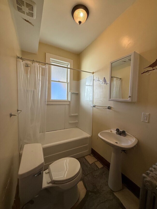 Building Photo - 438 Euclid Ave