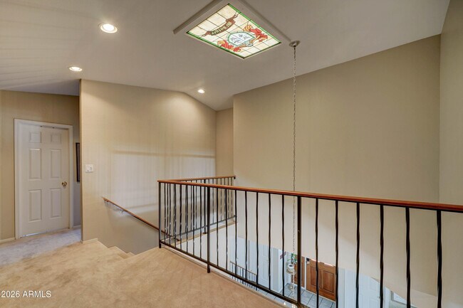 Building Photo - 2511 E Shaw Butte Dr