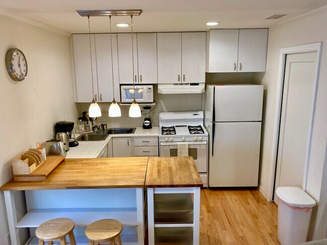 Kitchen - 840 N Ogden Dr
