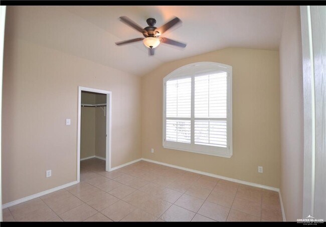 Building Photo - 20 Santa Lydia St