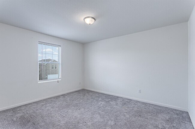 Building Photo - 415 Madison Way
