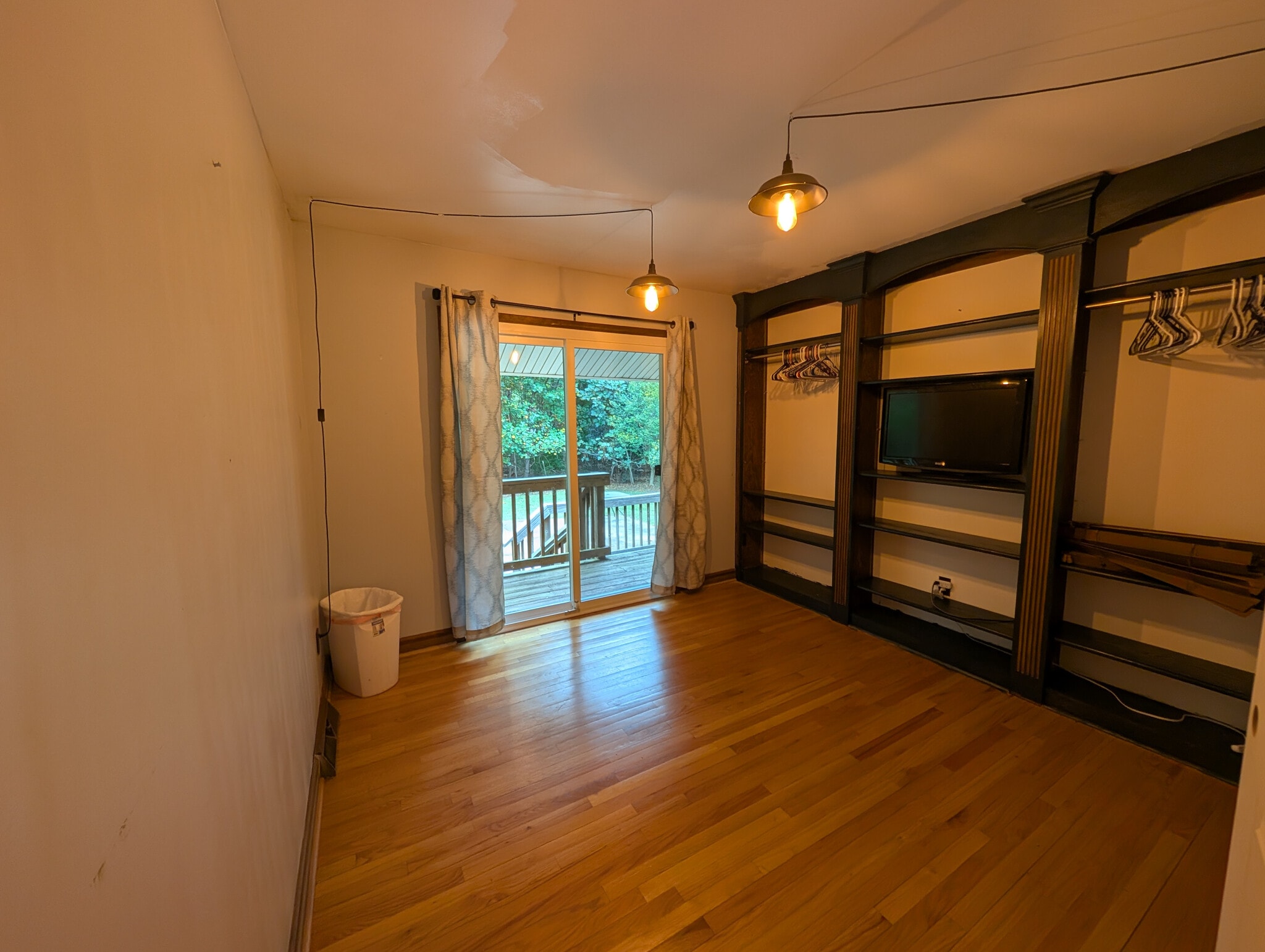 Building Photo - Room in House on Ranson Rd