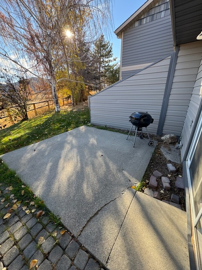 Building Photo - 850 Shenandoah Dr