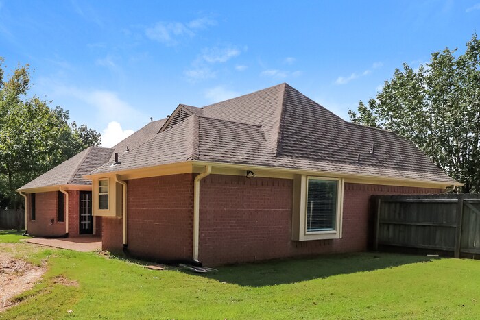 Building Photo - 190 Winding Creek Dr