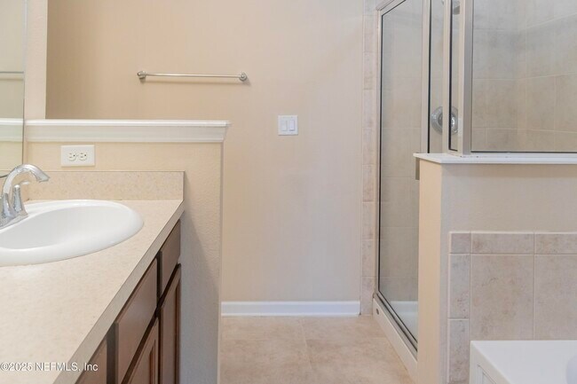 Building Photo - 4220 Plantation Oaks Blvd