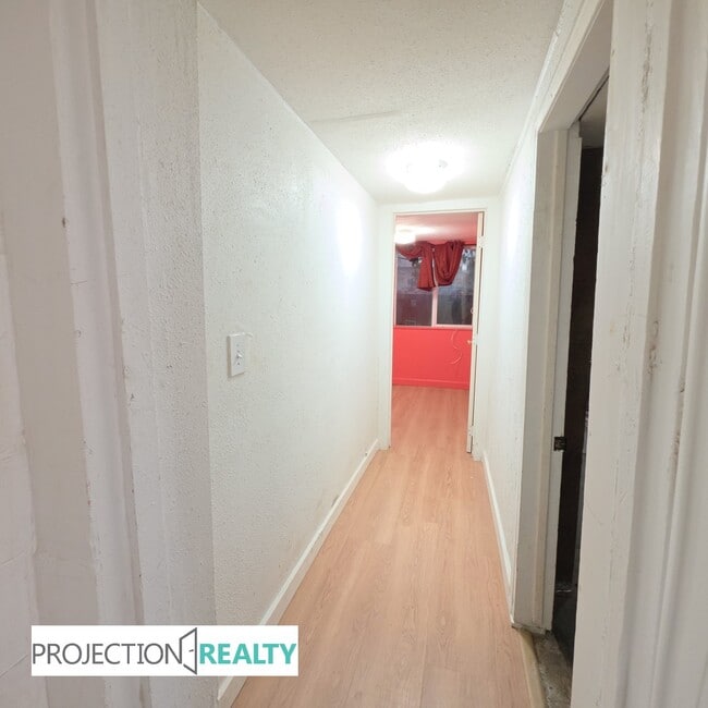 Building Photo - 4838 NE 99th Ave